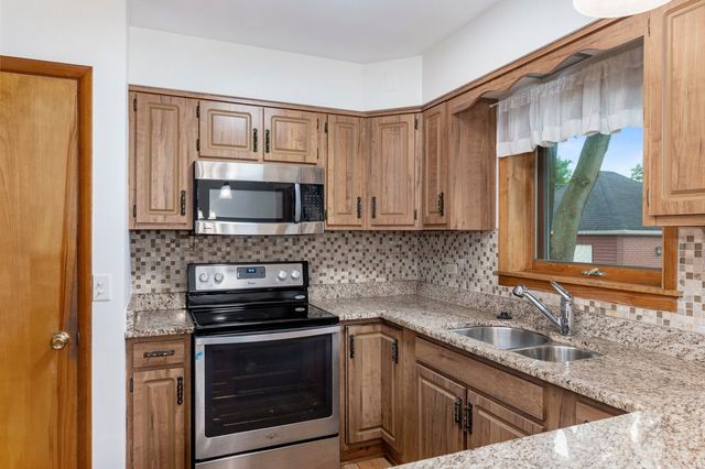 19 W Adams Street, Villa Park, IL 60181