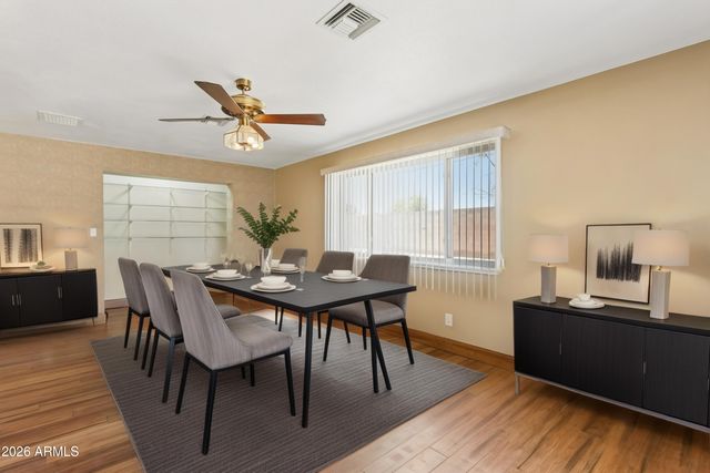1902 W KERRY Lane, Phoenix, AZ 85027