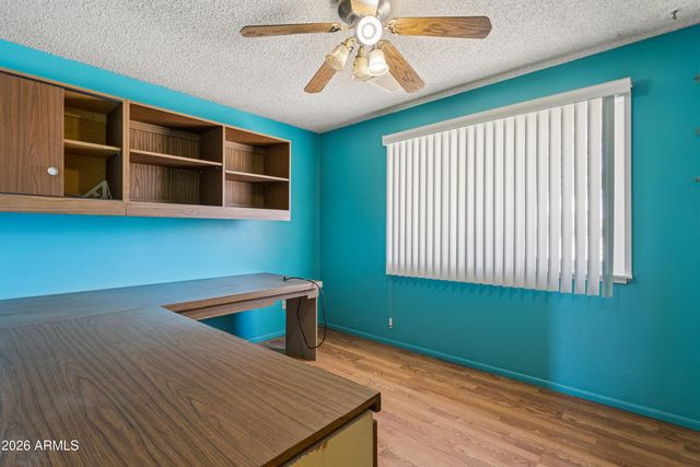 1902 W KERRY Lane, Phoenix, AZ 85027