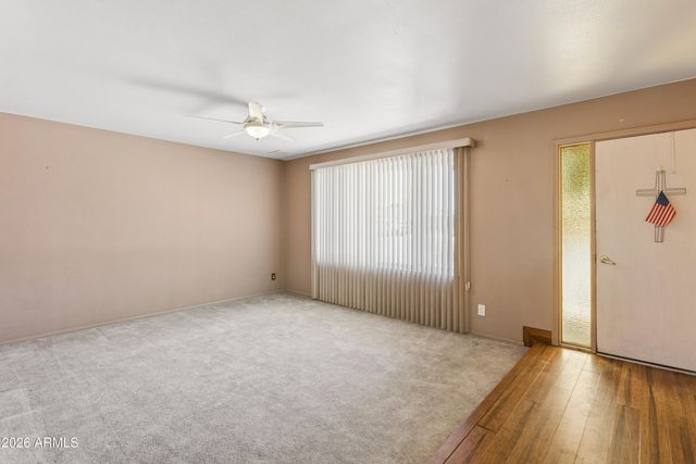 1902 W KERRY Lane, Phoenix, AZ 85027