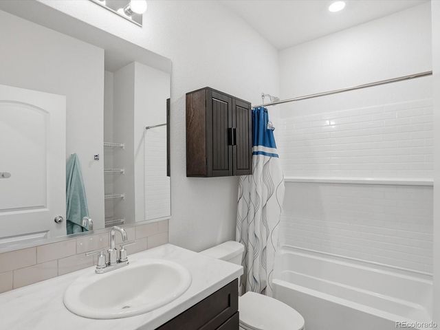 1214 Coyote Lane, Wiggins, CO 80654