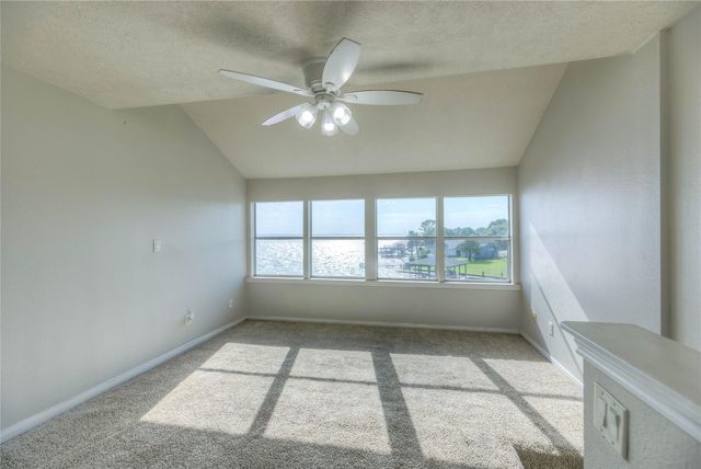 445 Carolcrest Lane 422, Livingston, TX 77351