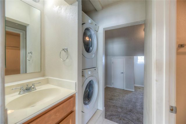 445 Carolcrest Lane 422, Livingston, TX 77351