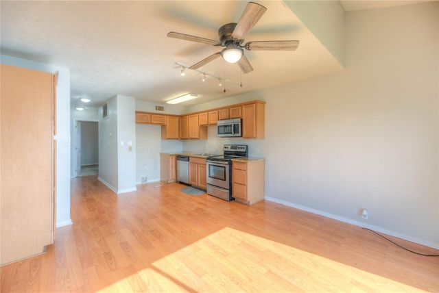 445 Carolcrest Lane 422, Livingston, TX 77351