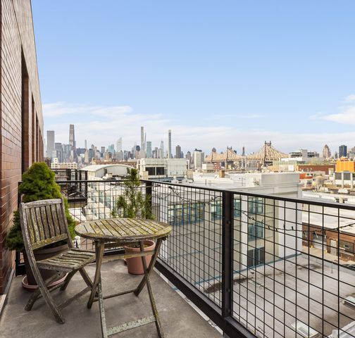 2145 44th Dr, New York City, NY 11101