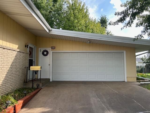3212 33rd Avenue NE, Saint Anthony, MN 55418