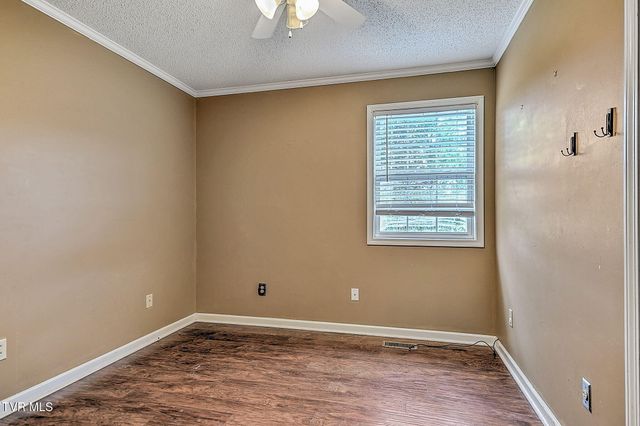 320 Harr Drive, Bluff City, TN 37618