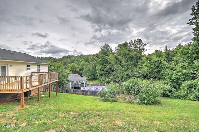 320 Harr Drive, Bluff City, TN 37618
