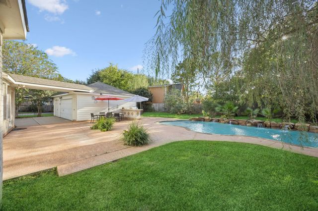 1906 Blue Water Bay Drive, Katy, TX 77494