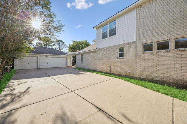 1906 Blue Water Bay Drive, Katy, TX 77494