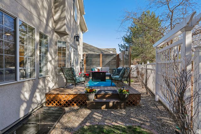 9101 S ENCHANTED OAK LN, Sandy, UT 84094