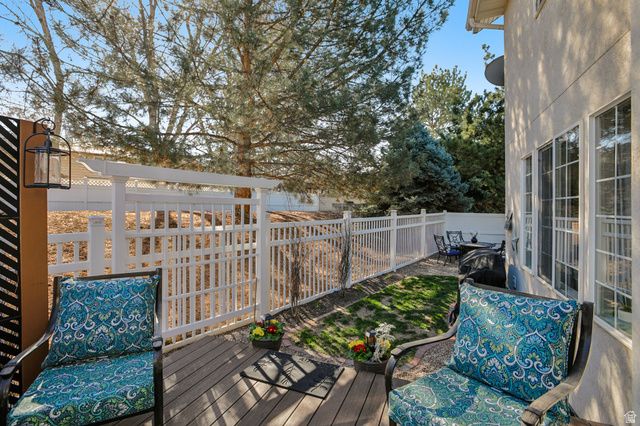 9101 S ENCHANTED OAK LN, Sandy, UT 84094