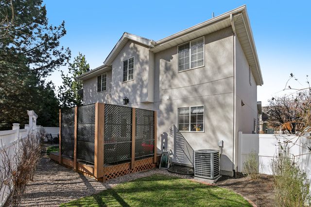 9101 S ENCHANTED OAK LN, Sandy, UT 84094