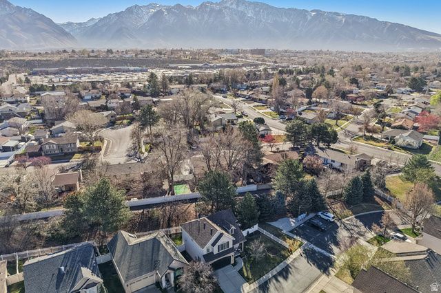 9101 S ENCHANTED OAK LN, Sandy, UT 84094