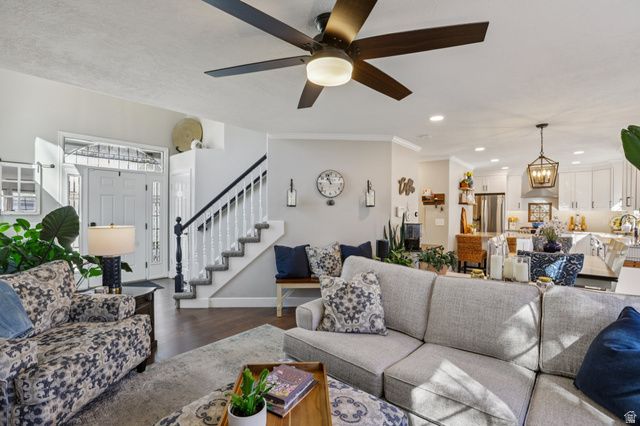 9101 S ENCHANTED OAK LN, Sandy, UT 84094