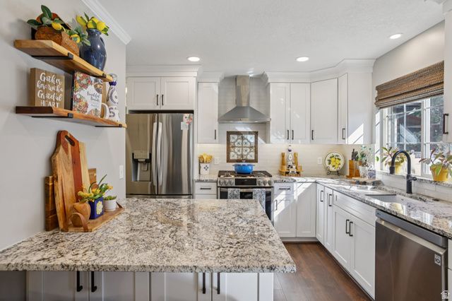 9101 S ENCHANTED OAK LN, Sandy, UT 84094