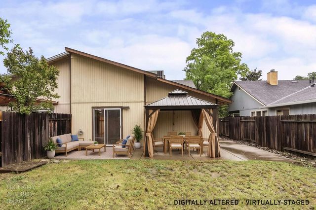 3586 Sun Knoll Dr, Loomis, CA 95650