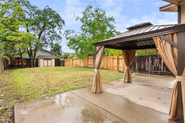 3586 Sun Knoll Dr, Loomis, CA 95650