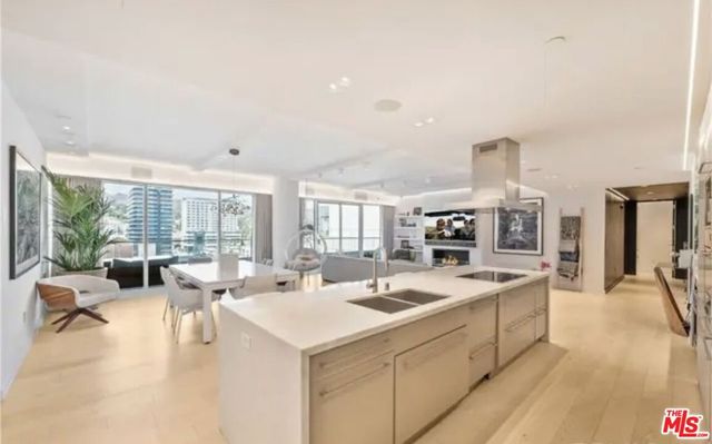 6250 Hollywood Boulevard 12D, Los Angeles, CA 90028