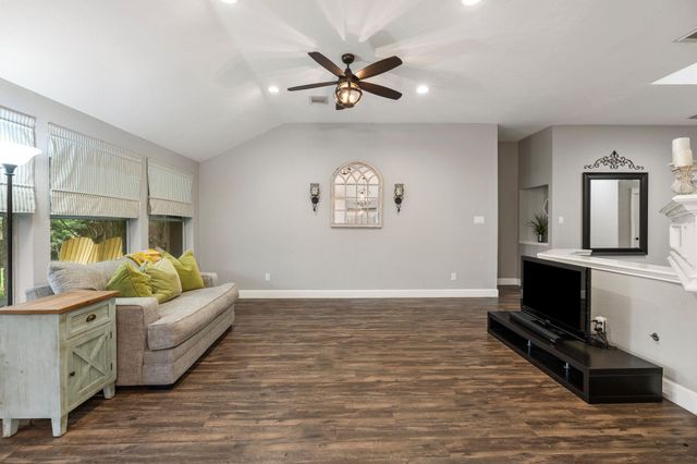 4839 Aspen Drive, Pasadena, TX 77505