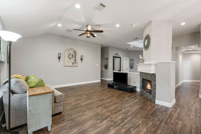 4839 Aspen Drive, Pasadena, TX 77505