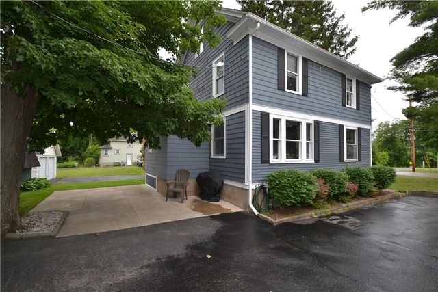 1723 Division Street, Palmyra, NY 14522