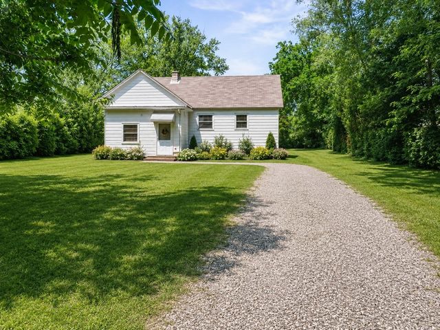 309 Landmeier Road, Elk Grove Village, IL 60007