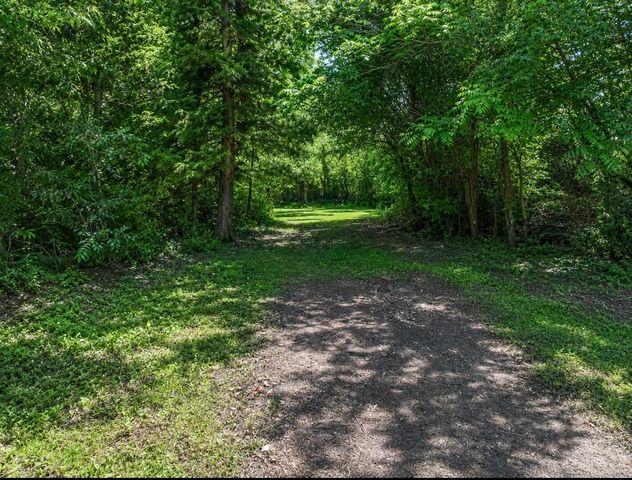309 Landmeier Road, Elk Grove Village, IL 60007