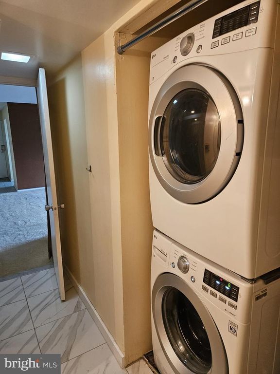Image 6 of property listing at 511 FLORIDA AVE #201, Herndon, VA 20170