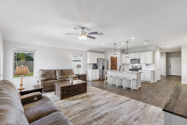 7906 Tamarind Lane, Baytown, TX 77521