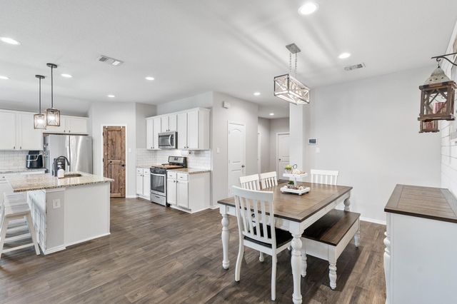 7906 Tamarind Lane, Baytown, TX 77521
