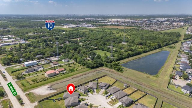 7906 Tamarind Lane, Baytown, TX 77521