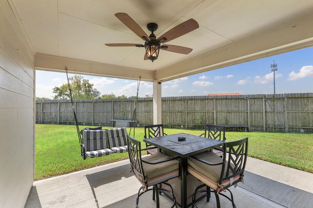 7906 Tamarind Lane, Baytown, TX 77521