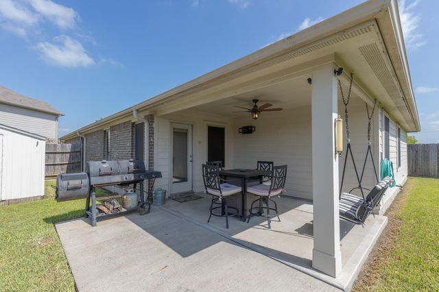 7906 Tamarind Lane, Baytown, TX 77521