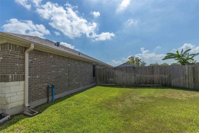 7906 Tamarind Lane, Baytown, TX 77521