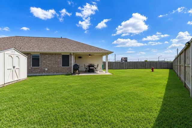 7906 Tamarind Lane, Baytown, TX 77521