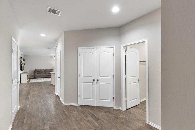 7906 Tamarind Lane, Baytown, TX 77521