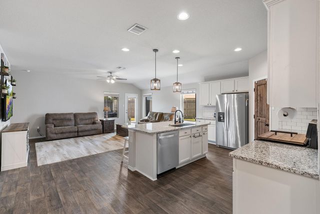 7906 Tamarind Lane, Baytown, TX 77521