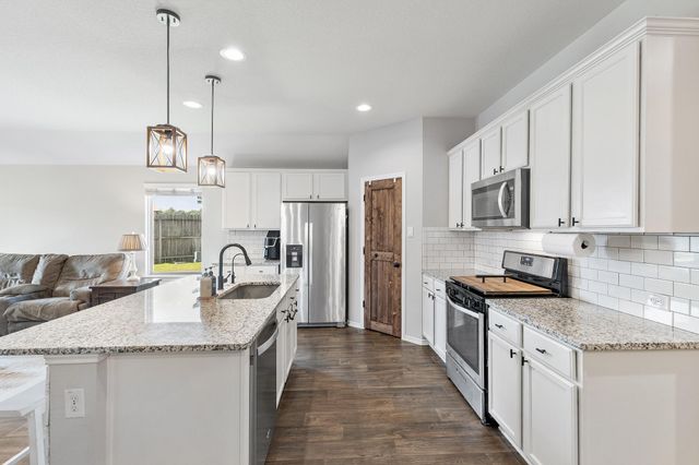7906 Tamarind Lane, Baytown, TX 77521