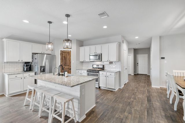 7906 Tamarind Lane, Baytown, TX 77521