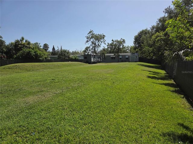 9129 WOOD TERRACE DRIVE, Tampa, FL 33637