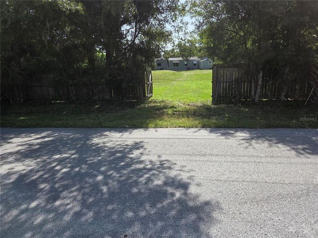 9129 WOOD TERRACE DRIVE, Tampa, FL 33637