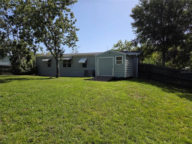 9129 WOOD TERRACE DRIVE, Tampa, FL 33637