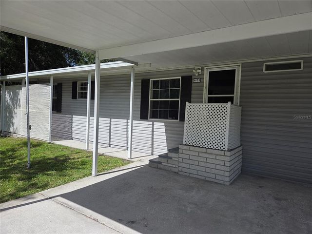 9129 WOOD TERRACE DRIVE, Tampa, FL 33637
