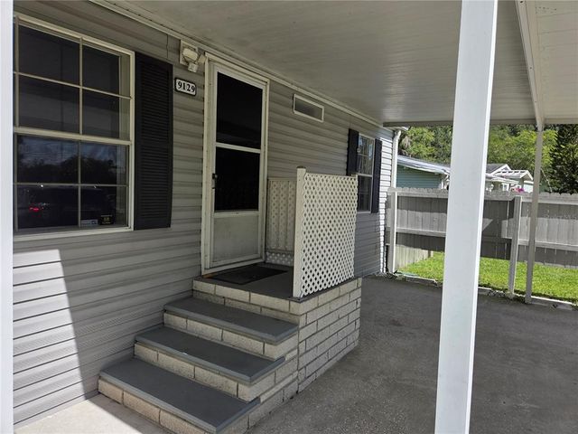 9129 WOOD TERRACE DRIVE, Tampa, FL 33637