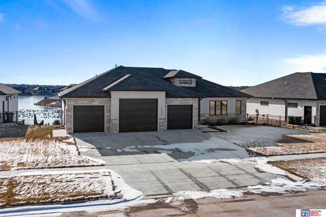 10231 Starlight Bay, Lincoln, NE 68527