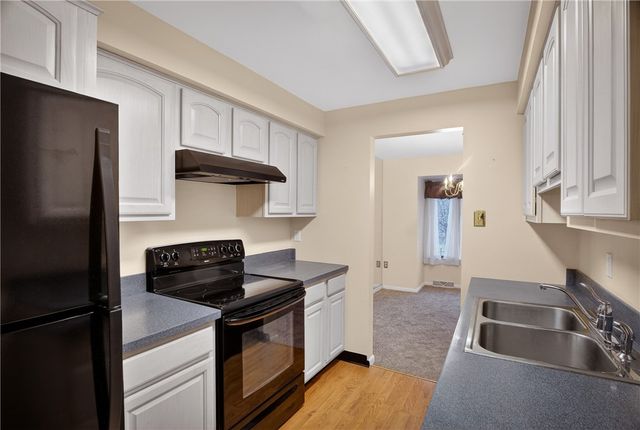 363 Hawthorne Ct, Ross Twp, PA 15237