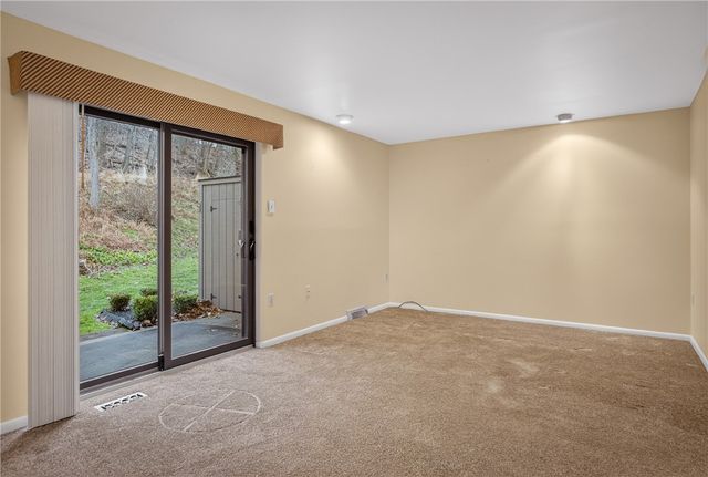 363 Hawthorne Ct, Ross Twp, PA 15237