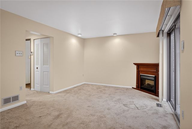 363 Hawthorne Ct, Ross Twp, PA 15237