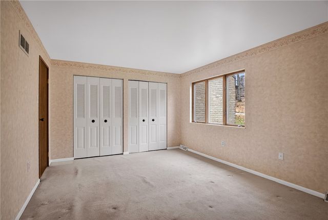 363 Hawthorne Ct, Ross Twp, PA 15237